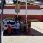 Homem é preso após furtar viatura da PM e tenta abastecer veículo em posto - Foto: Reprodução
