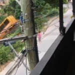 Vídeo mostra exato que ônibus suplementar cai dentro de córrego em BH - Foto: Reprodução