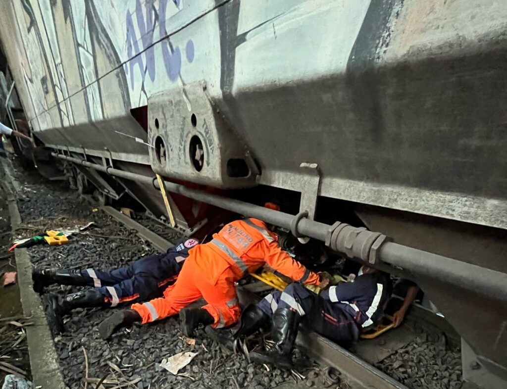 Homem sofre ambutação da perna após ser atropelado por trem em Uberaba - Foto: Divulgação/Corpo de Bombeiros