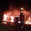 Ônibus fica destruído após bater em poste e pegar fogo no Barreiro, em BH - Foto: Reprodução/Redes Sociais