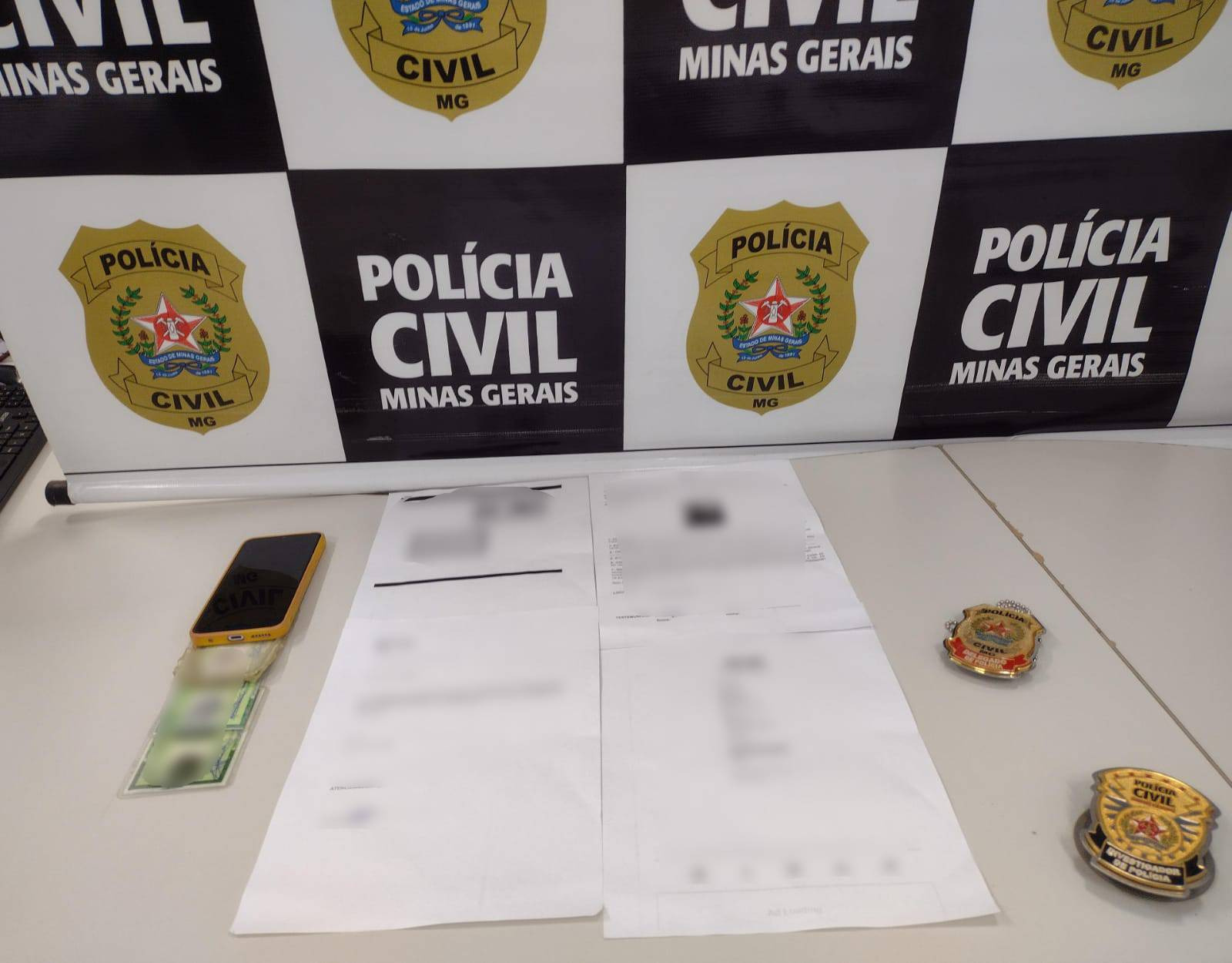 Trio é preso suspeitos de aplicar golpe em imobiliárias de BH - Foto: Divulgação/PCMG