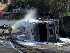 Morre idoso ferido em explosão de caminhão-tanque em BH - Foto: Divulgação/Corpo de Bombeiros