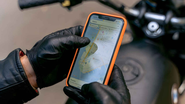 Motociclista de aplicativo e passageira ficam feridos em acidente no Anel Rodoviário - Foto: Divulgação/99