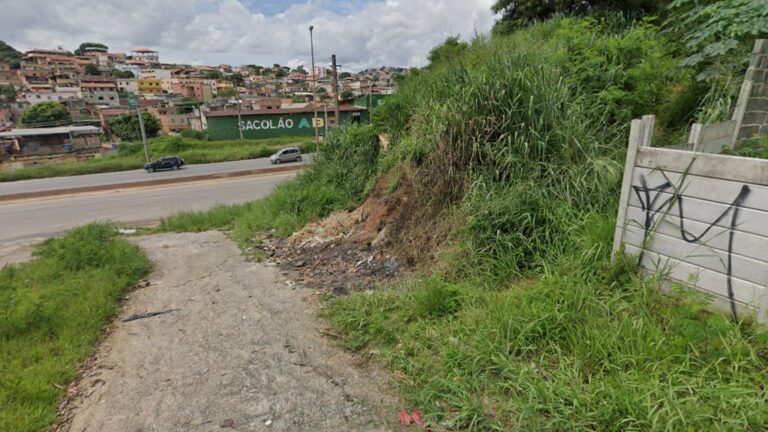 Homem é morto com golpes de blocos de concreto em BH - Foto: Reprodução/Google Street View