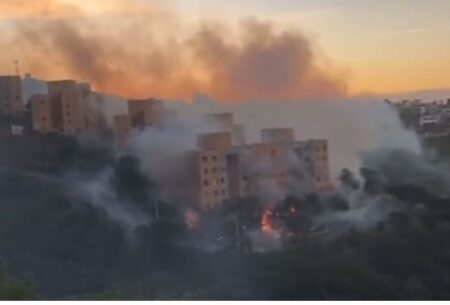 Incêndio em lote vago assusta moradores no bairro Granja de Freitas, em BH - Foto: Reprodução/Redes Sociais