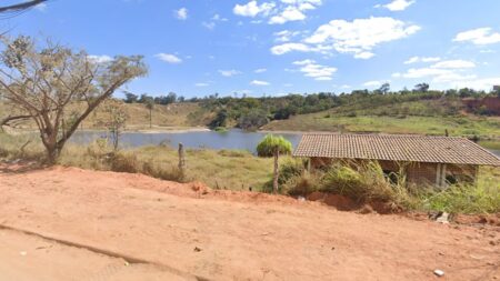 Homem morre afogado em lagoa de Ribeirão das Neves - Foto: Reprodução/Google Street View