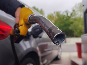 Gasolina será vendida a R$ 3,76 em posto de combustíveis de BH - Foto: Divulgação/Depositphotos