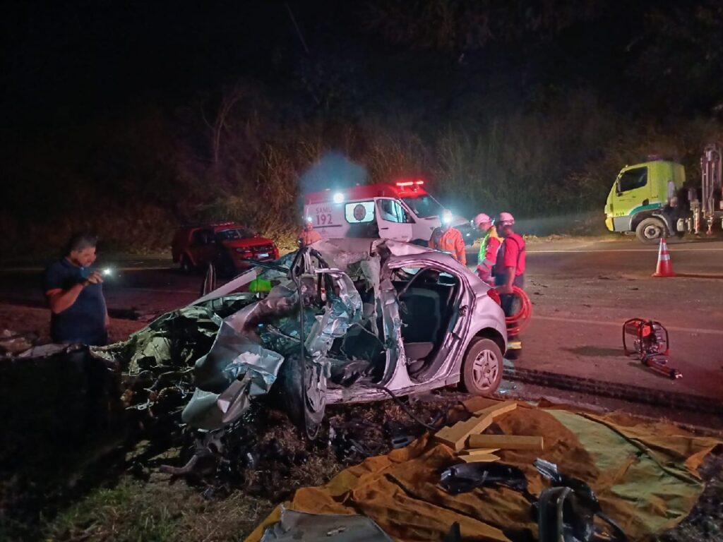 Acidente grave mata homem na BR-116, em Manhuaçu - Foto: Divulgação/Corpo de Bombeiros