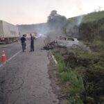 Batida entre moto e carro deixa vítima fatal na BR-262, em Matipó - Foto: Divulgação/CBMMG
