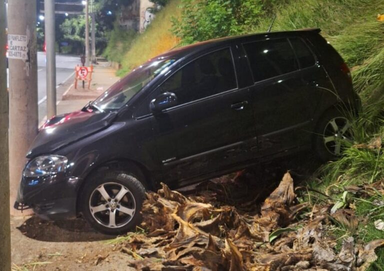 Carro sem motorista atropela mulher em avenida de BH - Foto: Divulgação/PMMG