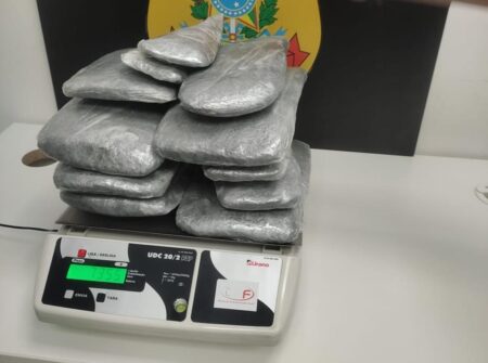 Homem é preso com mais de 7 kg de haxixe no Aeroporto Internacional de BH - Foto: Divulgação/PF