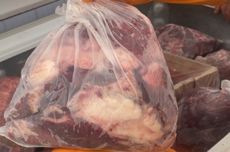 Procon-MG apreende mais de duas toneladas de carnes impróprias para consumo em MG - Foto: Divulgação/MPMG