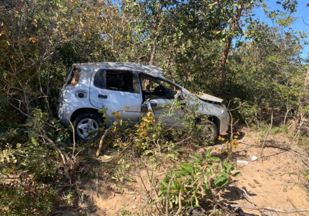 Bebê de 1 ano morre após pai inabilitado capotar carro no Norte de Minas - Foto: Divulgação / PMMG