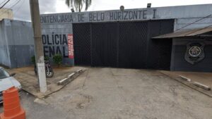 Desabamento interdita 23 celas da Penitenciária Estevão Pinto em BH Desabamento interdita 23 celas da Penitenciária Estevão Pinto em BH - Foto: Reprodução/Google Street View