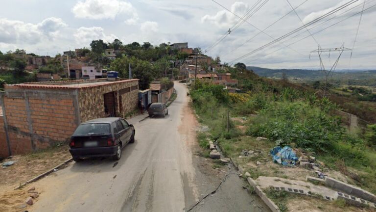 Casa é atingida por incêndio no bairro Industrial Americano, em Santa Luzia - Foto: Reprodução/Google Street View