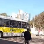 Motociclista fica gravemente ferido em um acidente com ônibus no Centro de BH - Foto: Reprodução/Redes Sociais