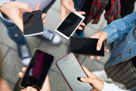Os melhores celulares de 2024: análise detalhada e recomendações - Foto: Divulgação/Freepik