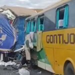 Acidente frontal entre ônibus e carreta deixa mortos e feridos na BR-116, em Frei Inocêncio - Foto: Reprodução/Redes Sociais