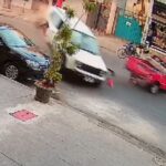 Mulher tem mão decepada em acidente entre carros no bairro Planato, em BH - Foto: Reprodução/Câmera de segurança