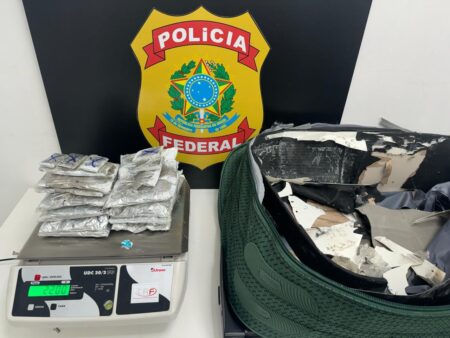 Jovem é preso com cocaína dentro de mala no Aeroporto de Confins - Foto: Divulgação/PF