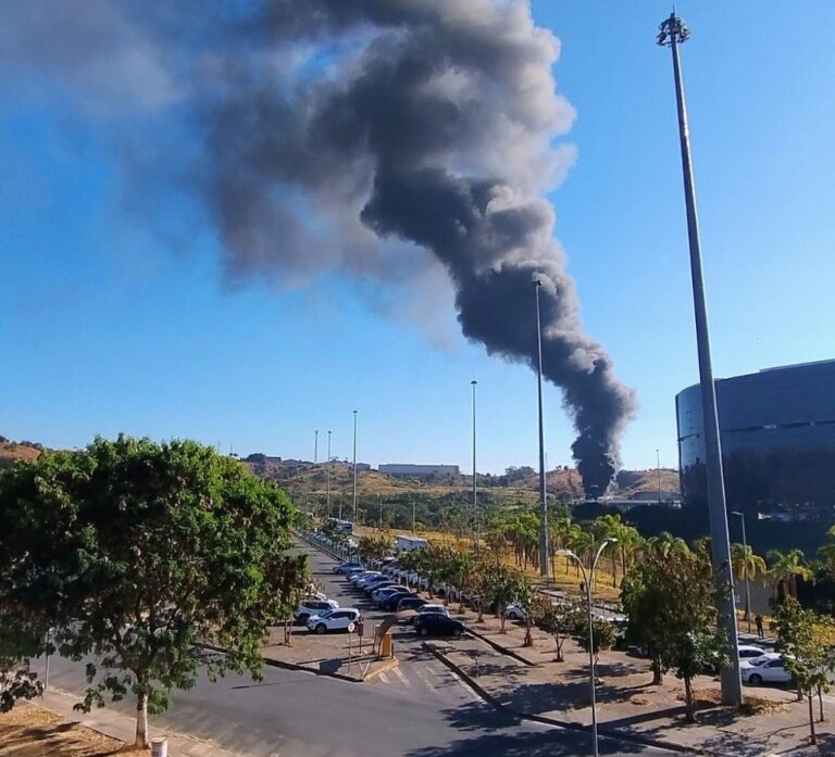 Bombeiros são mobilizados em incêndio na Cidade Administrativa, em BH - Foto: Divulgação/Corpo de Bombeiros