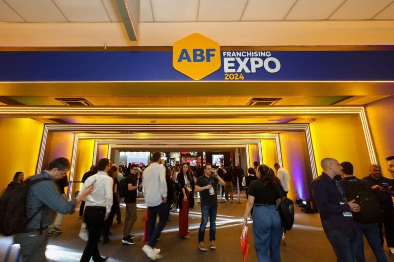 Voarmais.com atrai investidores na ABF Franchising Expo