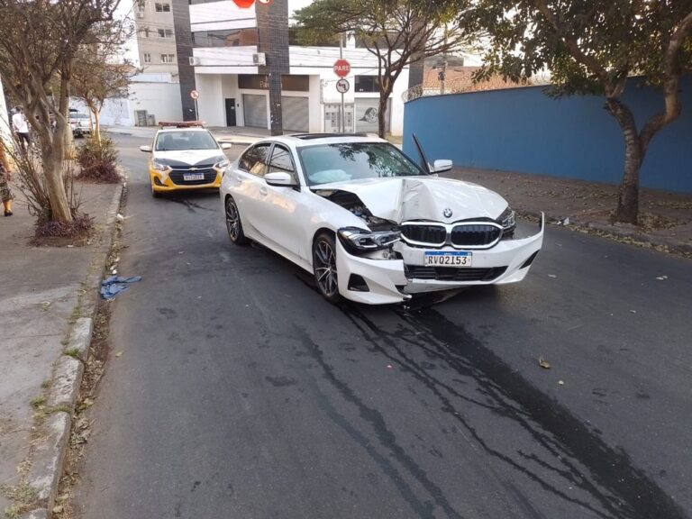 Acidente com BMW deixa ferido no Barreiro, em BH - Foto: Reprodução