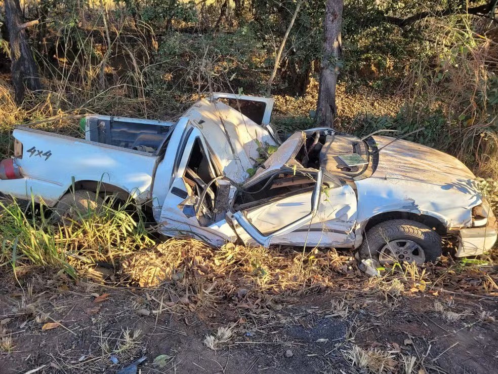 Duas pessoas morrem em acidente entre carros em rodovia de MG - Foto: Divulgação/CBMMG