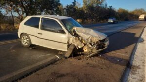 Duas pessoas morrem em acidente entre carros em rodovia de MG - Foto: Divulgação/CBMMG