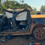 Três pessoas morrem em batida frontal entre caminhonete e carreta em rodovia de MG - Foto: Divulgação/PMRv