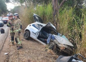 Quatro pessoas ficam feridas após acidente na LMG-432, em Esmeraldas - Foto: Divulgação/CBMMG