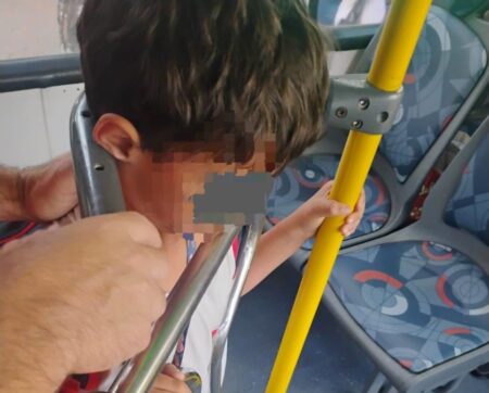 Criança fica com cabeça presa em roleta de ônibus em Cataguases (MG) - Foto: Divulgação/CBMMG