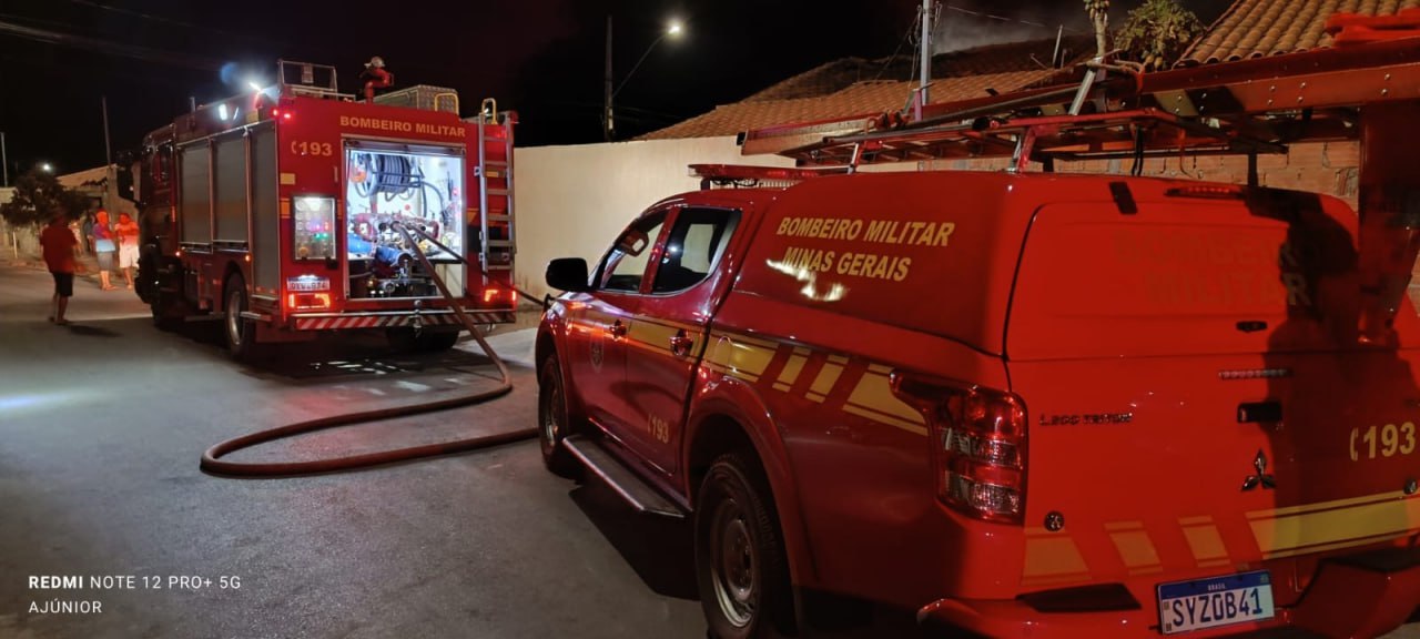 Menina de 4 anos morre após incêndio em residência em Montes Claros - Foto: Divulgação/Corpo de Bombeiros