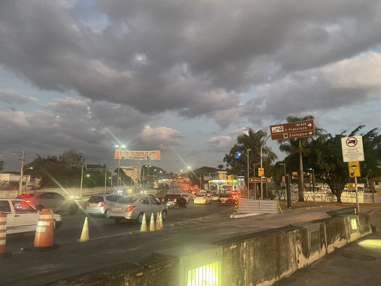 Obras da Copasa interdita trecho da Avenida Otacílio Negrão de Lima, em BH - Foto: Elaine Rodrigues/Por Dentro de Minas (Arquivo)