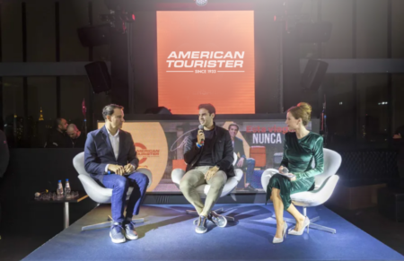 American Tourister renova contrato com Kaká como embaixador