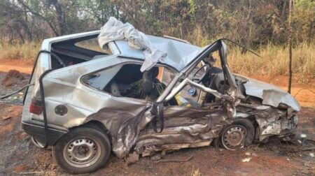 Três pessoas morrem em acidente entre carros em rodovia de MG - Foto: Divulgação/PMRv