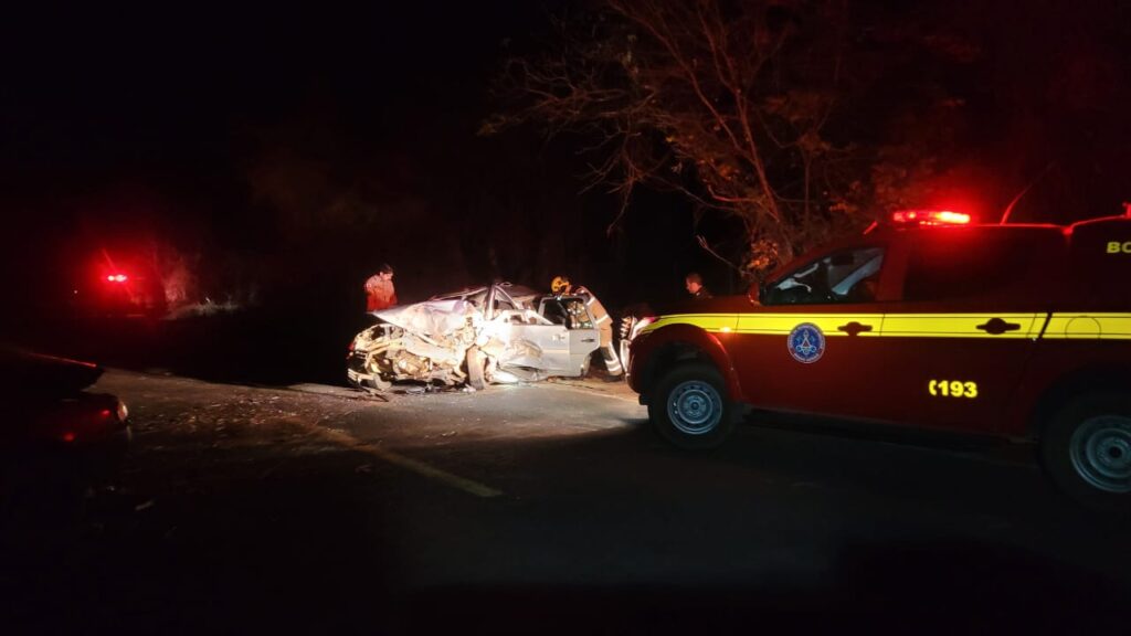 Grave acidente entre carros deixa morto e feridos em rodovia de MG - Foto: Divulgação