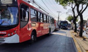 Acidente entre três ônibus deixa feridos em Venda Nova, em BH - Foto: Divulgação/BHTrans