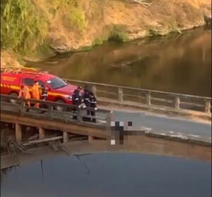 Motociclista morre após cair de ponte na MG-010, em Lagoa Santa - Foto: Reprodução/Redes Sociais