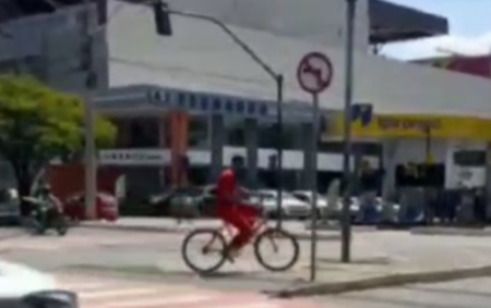 Preso tentar fugir de bicicleta após ser condenado em julgamento em Muriaé - Foto: Reprodução/Redes Sociais