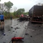 Cabine fica destruída e motorista morre após acidente entre carretas na BR-040 - Foto: Reprodução/Redes Sociais