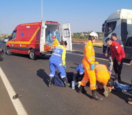 Homem é atropelado ao tentar atravessar BR-365, em Uberlândia - Foto: Divulgação/CBMMG