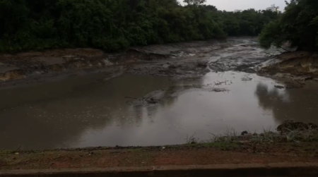 Lagoa some após rompimento de barragem do Parque Lagoa do Nado, em BH - Foto: Divulgação/Corpo de Bombeiros