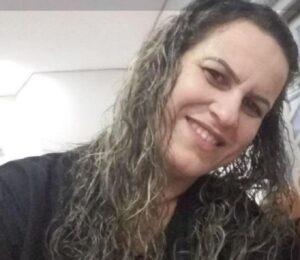 Professora morre arremessada em acidente entre moto e caminhão na BR-381 - Foto: Reprodução/Redes Sociais