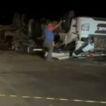 Motorista morre após caminhão capotar na BR-040, em São Gonçalo do Abaeté - Foto: Reprodução