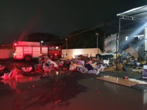 Motorista de caminhão morre e três pessoas ficam feridas em acidente em Formiga - Foto: Divulgação/Corpo de Bombeiros