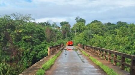 Motorista morre após carro cair de ponte na MG-010, em Lagoa Santa - Foto: Divulgação/Polícia Militar Rodoviária