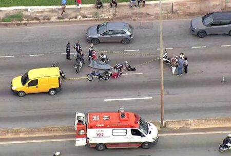 Motociclista morre em acidente com carro no Anel Rodoviário, em BH - Foto: Reprodução/TV Globo