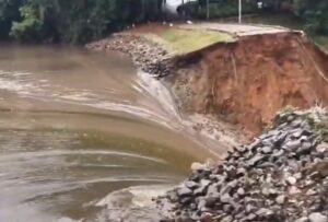 Barragem da Lagoa do Nado se rompe em BH - Foto: Reprodução/Redes Sociais