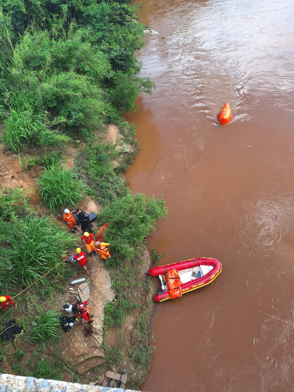 Corpo de padeiro que caiu no Rio das Velhas é encontrado após 3 dias de buscas - Foto: Divulgação/Corpo de Bombeiros